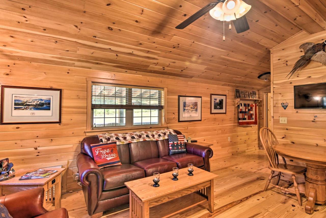 Pet-Friendly Cabin With Fire Pit And River Access! Parsons 外观 照片